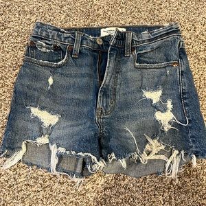 Abercrombie & Fitch Mom Short High Rise curve love